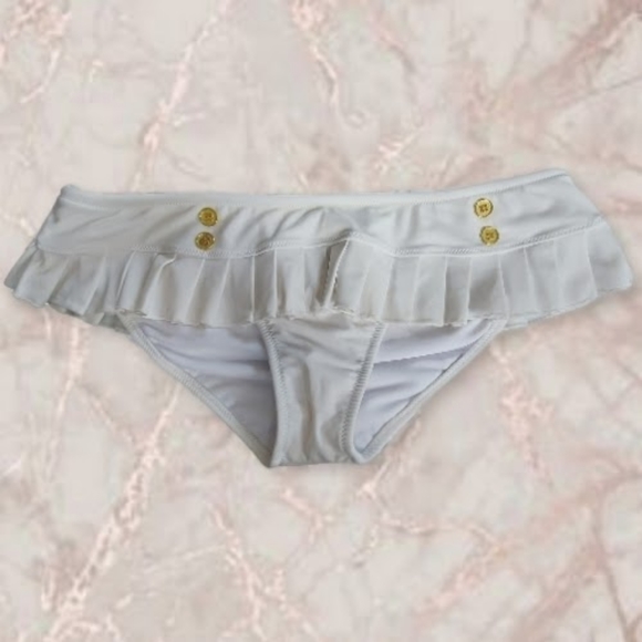 White Swimsuit - Picture 5 of 6